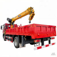 Camion-grue Sinotruk HOWO 4x2, capacité de 18 000 kg, grue à flèche droite de 8 tonnes |   Grues SANY/ZOOMLION en option |   Transport