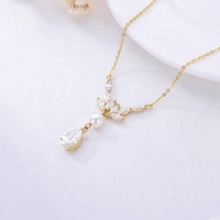 Bijoux fins en or jaune massif 9k collier pendentif en zircon de perles d'eau douce de mariée en gros