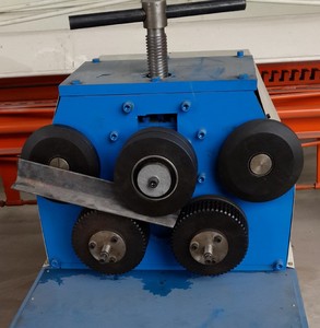 Macchina Piegatrice per Angolari in Acciaio, Macchina per Lavorazione di Ferro Piatto, Tubi Tondi, Profilati a C, Acciaio Quadrato e Condotti - Product Image 1