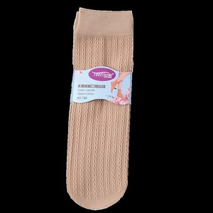 Thickened Velvet Crew Socks 150D Nylon Women's Warm Non Slip Solid Color Spring Autumn Wear - Product Image 5