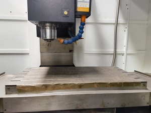 Centre <span class=keywords><strong>d</strong></span>'usinage vertical CNC haute précision 1370, broche BT50, <span class=keywords><strong>fraiseuse</strong></span> robuste pour le traitement des moules métalliques, meilleur prix - Product Image 2