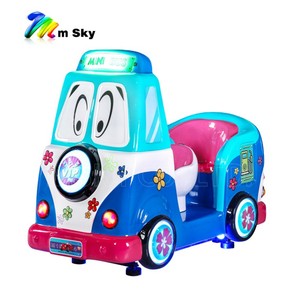 Máquina de Juego Infantil Tipo Minibús de Dos Asientos, de Fibra de Vidrio, para Interiores, Operada con Monedas, con Pantalla LCD de 42 Pulgadas y Certificación CE - Product Image 1