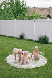 Alberca de Agua con Aspersor a Cuadros Verdes y Blancos para Niños y Perros, Juego Acuático de Verano para el Patio Trasero - Product Image 3