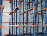 Étagère à palettes ajustable pour allées étroites destinée aux centres de distribution logistique