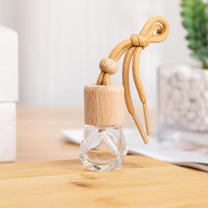 Perfume de aromaterapia para coche de 8ml, botella vacía dividida, botella volátil, decoración de salida de coche, fragancia de coche encantadora de dibujos animados con tapa de madera - Product Image 3