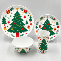 Service de table en mélamine imprimé arbre de Noël et pain d'épices pour les fêtes - Tendances Maison
