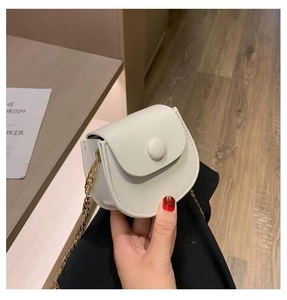 儿童肩包，高端批发皮革肩包黑色挎包儿童小侧袋 - Product Image 2