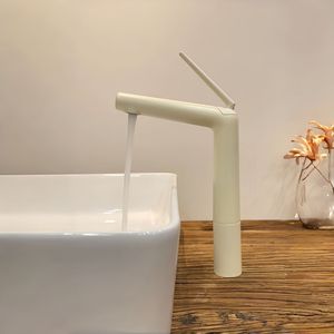 Robinet de lavabo haut de gamme en laiton blanc crème, mélangeur chaud et froid anti-éclaboussures avec poignée créative pour hôtels et appartements - Product Image 1
