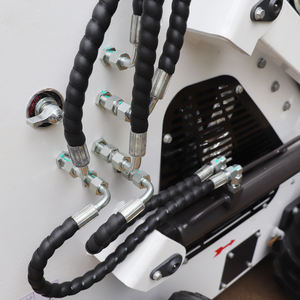 Mini-chargeuse compacte Somate 3T EPA EURO5 avec chargeur frontal, boîte de vitesses contrôlée par PLC, roulement intégré, godet de 0,2 m³, garantie 1 an - Product Image 3