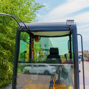 Mini-excavatrice de 1 tonne avec vannes interceptrices et moteur de translation double pour projets d'infrastructure sur petits terrains, service OEM ODM - Product Image 4