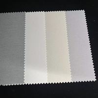 Tissu pare-soleil à 1 % d'ouverture, haute résistance à la traction, anti-UV, isolation thermique, matière première pour stores enrouleurs pour solutions de fenêtres