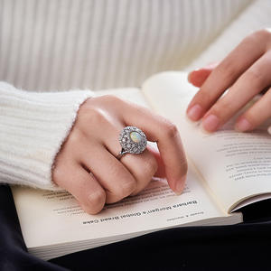 Bague en argent massif 925 de style vintage avec pierre d'opale - Product Image 3