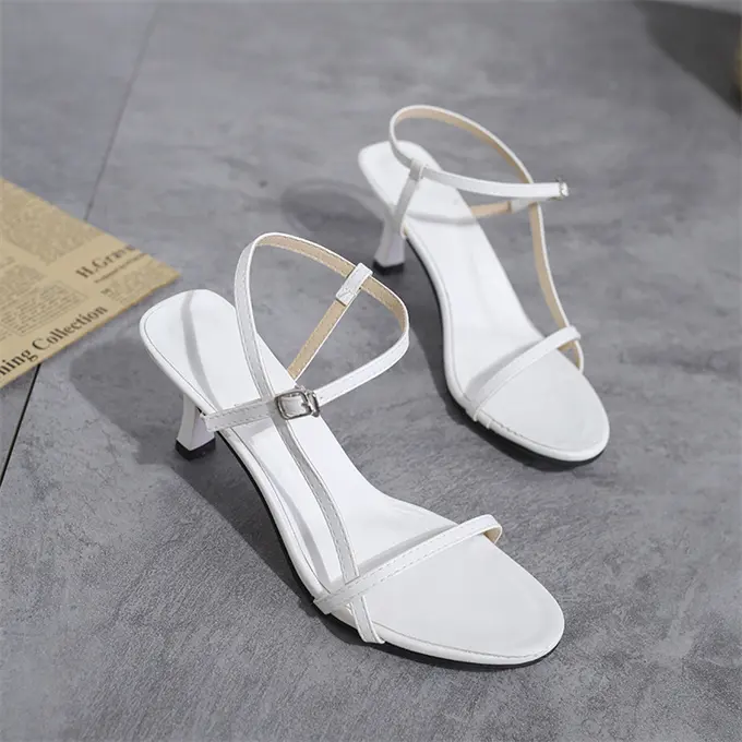 China Groothandel Trendy Sandalen Enkelgesp Lage Hak Schoenen Sandalen Voor Vrouwen