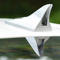 Antenne de véhicule en gros, alimentée par énergie solaire, antenne de voiture décorative en forme d'aileron de requin, lumière d'avertissement LED, antenne lumineuse LED, accessoires de voiture