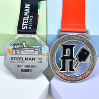 Médaille de finisseur de tournoi personnalisée en émail souple plaqué or, argent ou or rose antique avec ruban imprimé