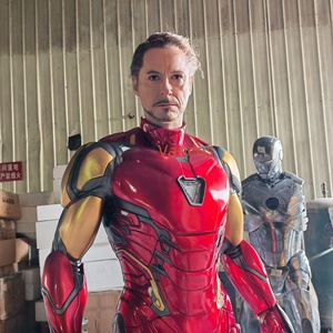 Estatua <span class=keywords><strong>de</strong></span> Iron Man Mark 85 <span class=keywords><strong>de</strong></span> Tamaño Real, Réplica <span class=keywords><strong>de</strong></span> Resina 1:1 del Accesorio Cinematográfico con Escultura <span class=keywords><strong>de</strong></span> Cabeza <span class=keywords><strong>de</strong></span> Tony Stark para Exhibición en Centros Comerciales y Colección - Product Image 1