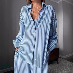 Uzun Kollu Mavi Çizgili Pijama Takımı Gömlek Sütyen Pantolon ODM Yumuşak %<span class=keywords><strong>100</strong></span> Polyester Toptan Konforlu Ev Giyim Takımları Günlük Pijamalar - Product Image 3