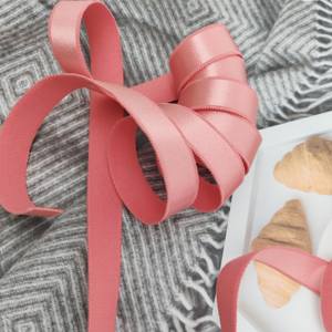 Bande élastique douce personnalisée en tissu à motif floral blanc, noir, rose pour sous-vêtements – Fabrication sur mesure, écologique - Product Image 4