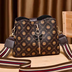 Nouveau sac à main imprimé tendance <span class=keywords><strong>2022</strong></span> pour femme avec pendentif en métal, sac à bandoulière pour femme - Product Image 4