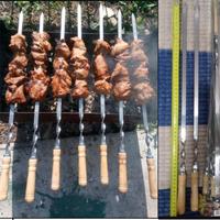 Brochettes de barbecue en acier inoxydable avec manche en bois de 55 cm pour grillades de viande et kebab