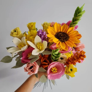 Bouquet de fleurs artificielles en feutre de <span class=keywords><strong>laine</strong></span> doux, fait main, durable, personnalisable, pour la décoration intérieure, prix d'usine, vente en gros - Product Image 6