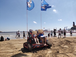 All Terrains Rubber <strong>Track</strong> Triangle System Wheelchair for Entertainment <strong>Walking</strong> in Sand - Product Image 3