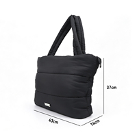 Sac fourre-tout décontracté en nylon grande capacité pour femme avec logo personnalisé, sac à bandoulière rembourré doux pour étudiants, mode et trajets quotidiens