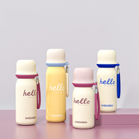 Botol Air Vakum Stainless Steel Warna Macaron Kustom, Cangkir Termos Perjalanan Berinsulasi Dinding Ganda dengan Tali