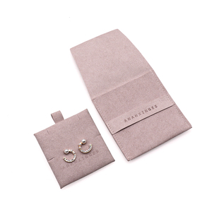Petite enveloppe en velours personnalisée avec rabat Pochette à bijoux en microfibre Bolvas Para Joya avec logo imprimé pour l'emballage et le stockage - Product Image 3