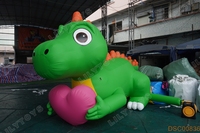 Grand dinosaure gonflable publicitaire pour la Saint-Valentin, personnage de dessin animé vert d'extérieur