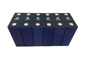 Cellule de batterie prismatique LiFePO4 de qualité A 3,2 V 230 Ah, 6000 cycles, température de fonctionnement -2 à 60 °C, pour utilisation en applications utilitaires, solaires, industrielles et pour chariots élévateurs - Product Image 2