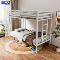Lit superposé moderne en métal, taille king size, avec échelle large pour une utilisation sécurisée dans les chambres d'hôtel et les dortoirs