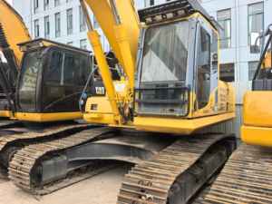 Excavadora Hidráulica Usada PC220 de 22t, Confiable, de Alta Resistencia, con Orugas, Equipo de Construcción de Calidad Japonesa en Venta - Product Image 3