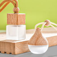 Diffuseur suspendu en verre prix usine de haute qualité et bouteille de parfum à couvercle en bois pour voiture