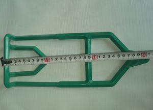 Manille d'éviscération en plastique avec tige de suspension et goupilles pour l'abattage de la volaille - Product Image 2