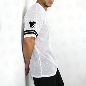 Camiseta de hombre transpirable de malla con cuello en V y manga corta a rayas, estilo oversize, informal, para verano - Product Image 4