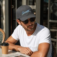 Premium Özel Logo Harfli Beyzbol Şapkası 3D Nakış Yüksek Kalite Siyah Pamuklu Kavisli Siperlikli Spor Şapka Unisex OEM 6 Panel