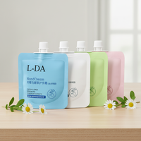 Pochette souple personnalisée imprimée pour emballage de crème pour les mains, petits sachets liquides PET/MOPP avec bec verseur