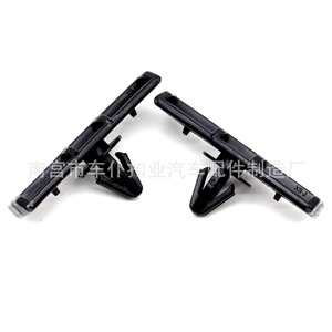 Clips de nailon negros para paneles de puerta Smooth Sailing D419 para autos Ford Explorer y F150 - Product Image 1