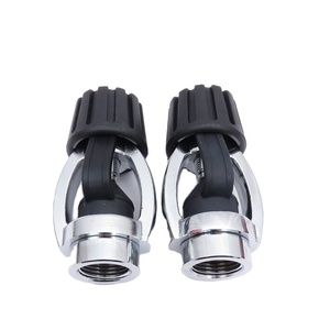 Adaptateur Din à Yoke 1 pièce Régulateur de <span class=keywords><strong>plongée</strong></span> <span class=keywords><strong>sous</strong></span>-<span class=keywords><strong>marine</strong></span> Accessoires de réservoir 1er étage avec <span class=keywords><strong>bouchon</strong></span> anti-poussière - Product Image 1