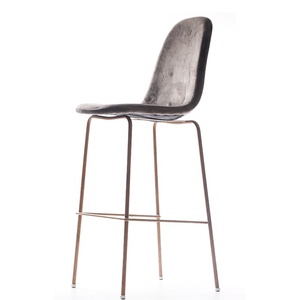 Style moderne <span class=keywords><strong>de</strong></span> Barre Commerciale Meubles Velours Marron <span class=keywords><strong>Dossier</strong></span> Chaise <span class=keywords><strong>De</strong></span> <span class=keywords><strong>Bar</strong></span> En Métal Cadre Repose-pieds Haute <span class=keywords><strong>Tabouret</strong></span> <span class=keywords><strong>de</strong></span> <span class=keywords><strong>Bar</strong></span> Chaises pour Nuit Culb - Product Image 1