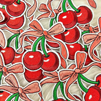 Patch brodé mignon en forme de cerise rouge, applique thermocollante pour vêtements, vestes, chapeaux, sacs à dos et autres articles vestimentaires féminins