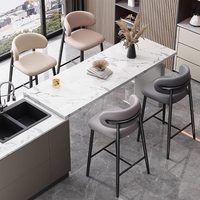 Tabouret de bar en cuir avec structure en fer, design nordique moderne pour la maison, le bar ou la réception