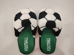 Pantoufles de basket-ball de sport en mousse à mémoire de forme de dessin animé drôle unisexe à bout fermé pantoufles d'intérieur en fourrure polaire pour femmes - Product Image 4