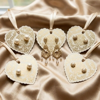 Cartes à boucles d'oreilles personnalisées en carton épais ivoire, motif cœur damassé doré, gaufrage à chaud, pour présentation de bijoux, OEM, personnalisables, en gros