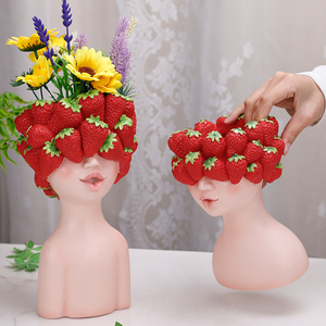 Udeco nuovo Design creativo ragazza fragola vaso di fiori essiccato carino vaso moderno <span class=keywords><strong>in</strong></span> <span class=keywords><strong>resina</strong></span> per la decorazione della casa - Product Image 1