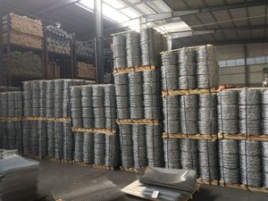 Fil barbelé torsadé en acier galvanisé 16GA 1,6 mm à bas prix par tonne - Product Image 3