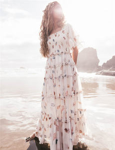 2023 automne <span class=keywords><strong>vacances</strong></span> femmes élégantes à manches courtes à plusieurs niveaux smocké en mousseline de soie Maxi robes - Product Image 1