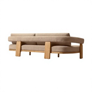 Canapé d'extérieur en teck à lattes verticales de style méditerranéen, design translucide et aérien, pour projets de villas - Product Image 3