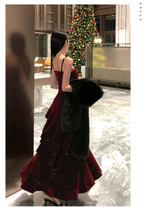 <span class=keywords><strong>Abito</strong></span> Lungo in <span class=keywords><strong>Velluto</strong></span> <span class=keywords><strong>Bordeaux</strong></span> con Glitter, Elegante Vestito Formale con Spalline Sottili e Arricciature, Stile Francese per Feste di Natale e Serate di Gala - Product Image 4